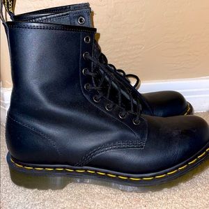 Dr Marten’s 1460 WOMEN'S SMOOTH LEATHER LACE UP BOOTS